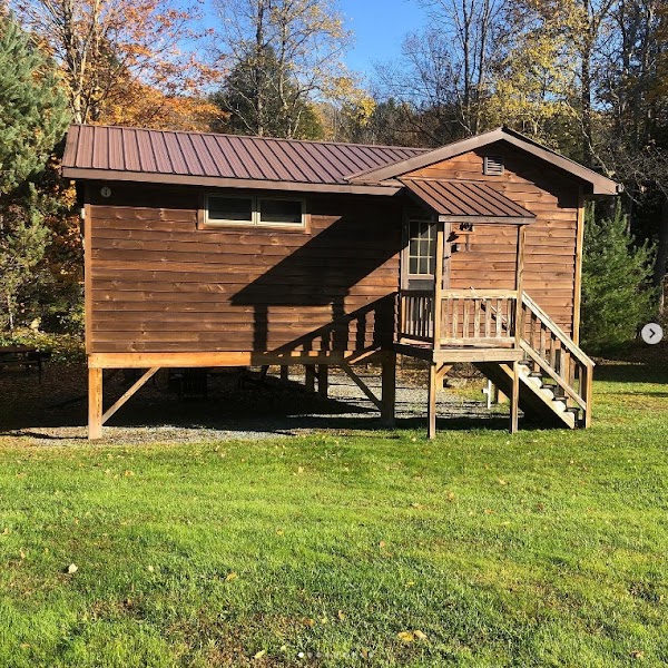 J&S Creekside Cabins property in Livingston Manor
